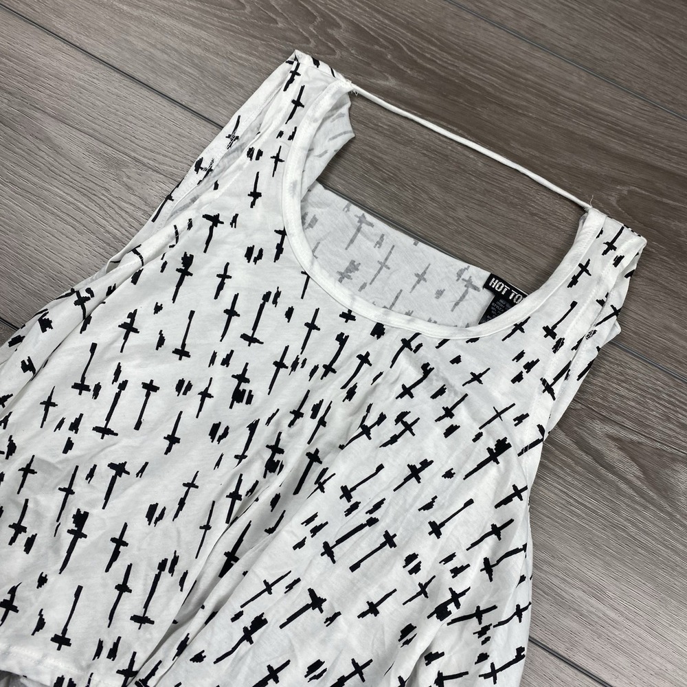 Hot Topic Women's Sleeveless High Low Tank Top White Black Cross Large New